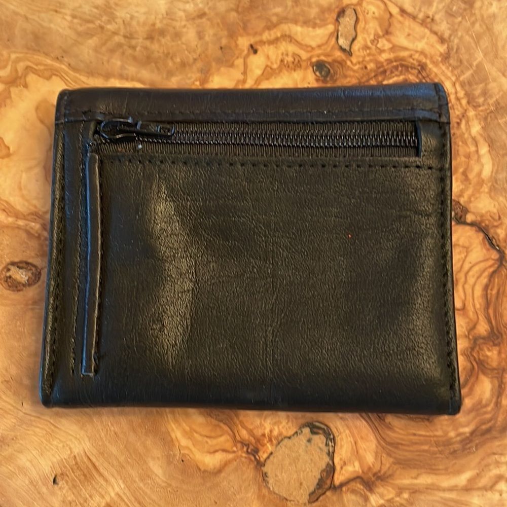 NEW. Buxton Small Leather Wallet - Picture 2 of 8